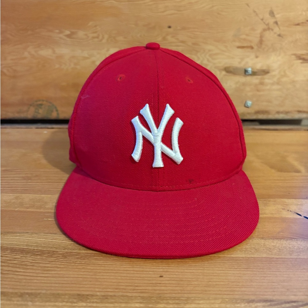 New Era 59Fifty New York Yankees Red Fitted Cap